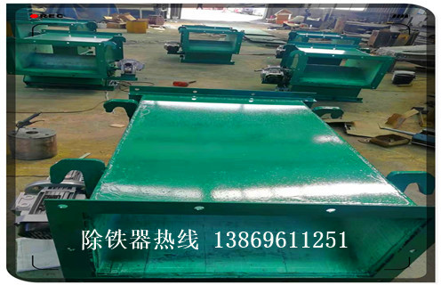 管道除鐵器，內蒙古粉料管道除鐵器_內蒙古粉料管道除鐵器廠(chǎng)家應用安裝示意圖型12000高斯_可定制工作原理