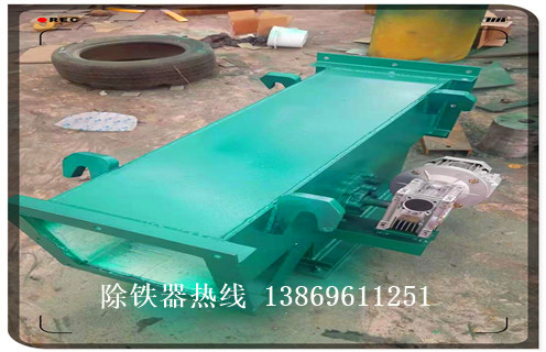 管道除鐵器，內蒙古粉料管道除鐵器_內蒙古粉料管道除鐵器廠(chǎng)家應用安裝示意圖型12000高斯_可定制工作原理