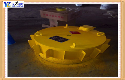RCDD-8電磁除鐵器-T1/T2/T3超強磁力,如今除鐵器龐大的市場(chǎng)需求空間對于除鐵器生產(chǎn)企業(yè)而言，迎來(lái)了強打的發(fā)展空間。山東遠力已在除鐵器市場(chǎng)打出名聲，在如此巨大的市場(chǎng)規模和樂(lè )觀(guān)的市場(chǎng)前景，各路豪強紛紛進(jìn)入磁選設備市場(chǎng)，行業(yè)內群雄逐鹿格局悄然顯現。除鐵器適用于輸煤港口、大型火電廠(chǎng)、煤礦、礦山、建材等對除鐵要求特別高的場(chǎng)所，可在粉塵、潮濕、海邊鹽霧腐蝕嚴重等惡劣環(huán)境下正常工作.
